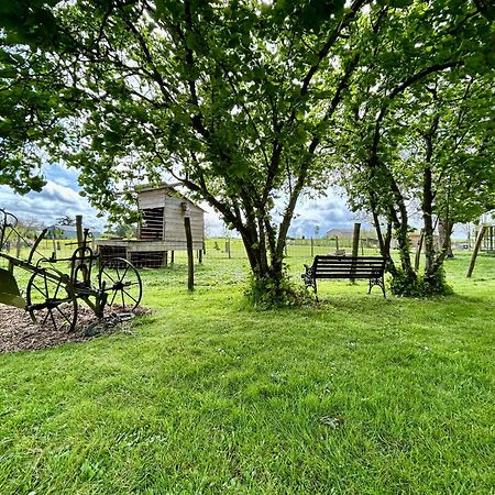 Mobilhome Sous Chalet En Bois A La Ferme Josnes Zewnętrze zdjęcie