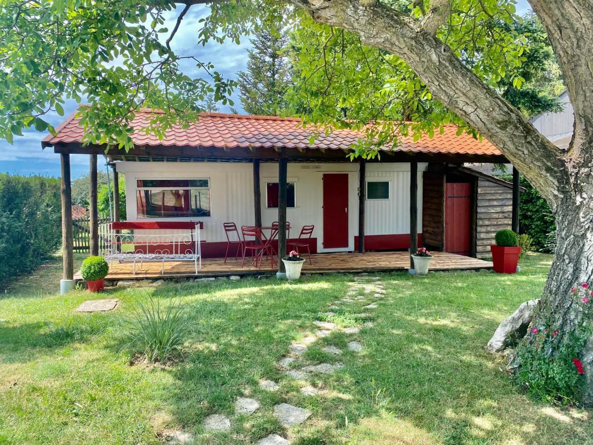 Mobilhome Sous Chalet En Bois A La Ferme Josnes Zewnętrze zdjęcie