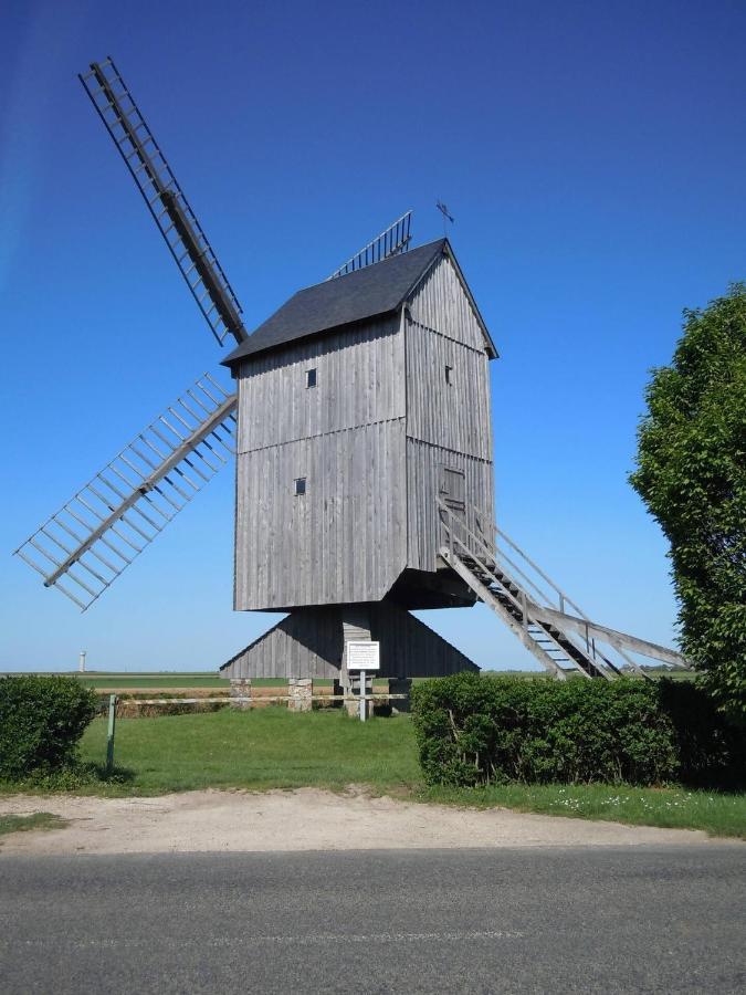 Mobilhome Sous Chalet En Bois A La Ferme Josnes Zewnętrze zdjęcie