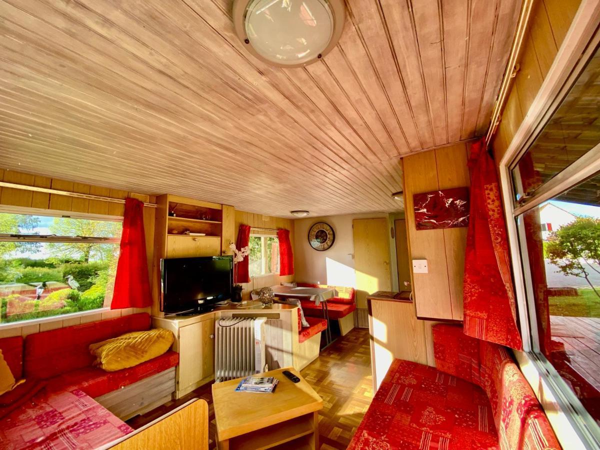 Mobilhome Sous Chalet En Bois A La Ferme Josnes Zewnętrze zdjęcie
