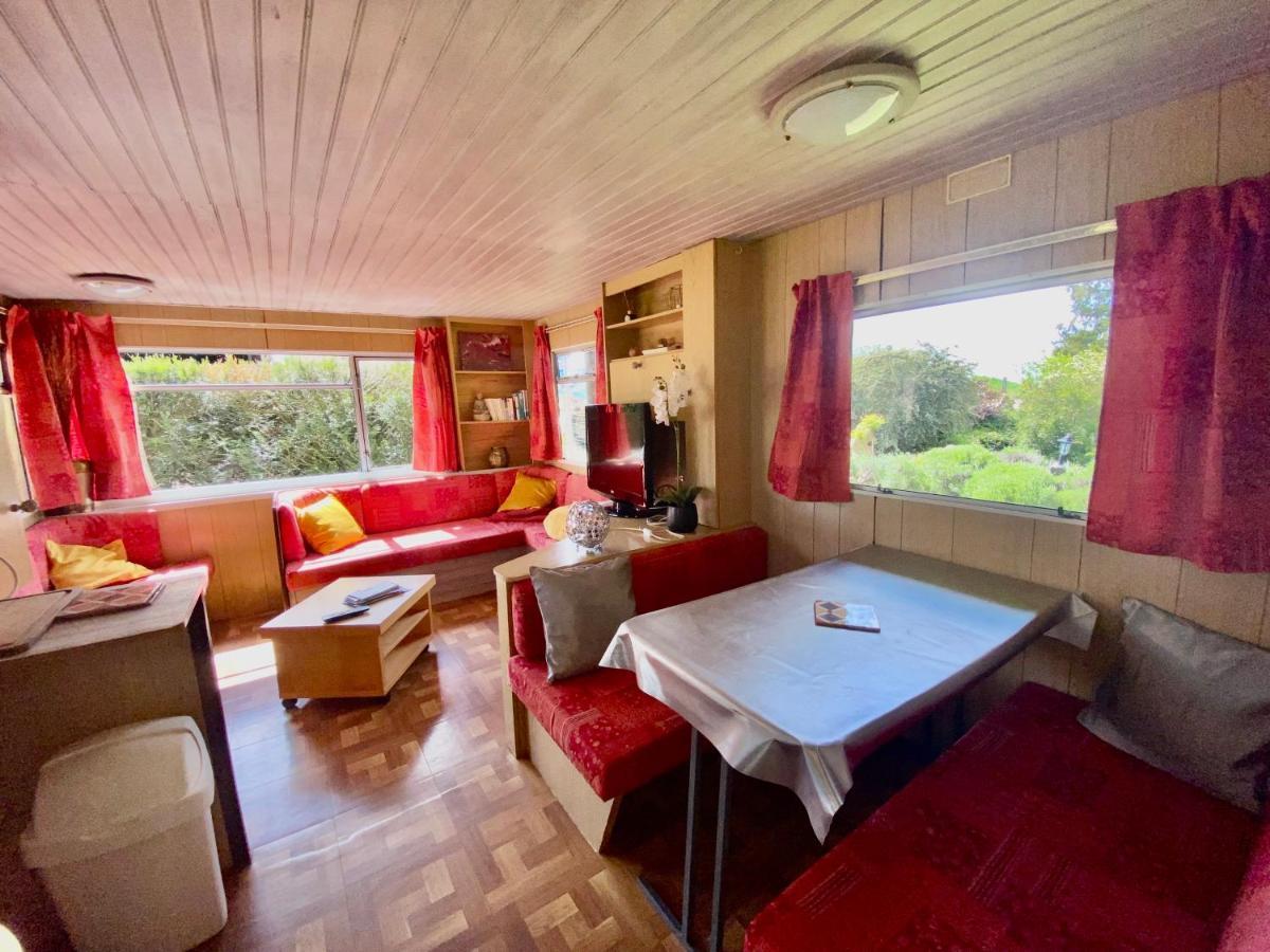 Mobilhome Sous Chalet En Bois A La Ferme Josnes Zewnętrze zdjęcie