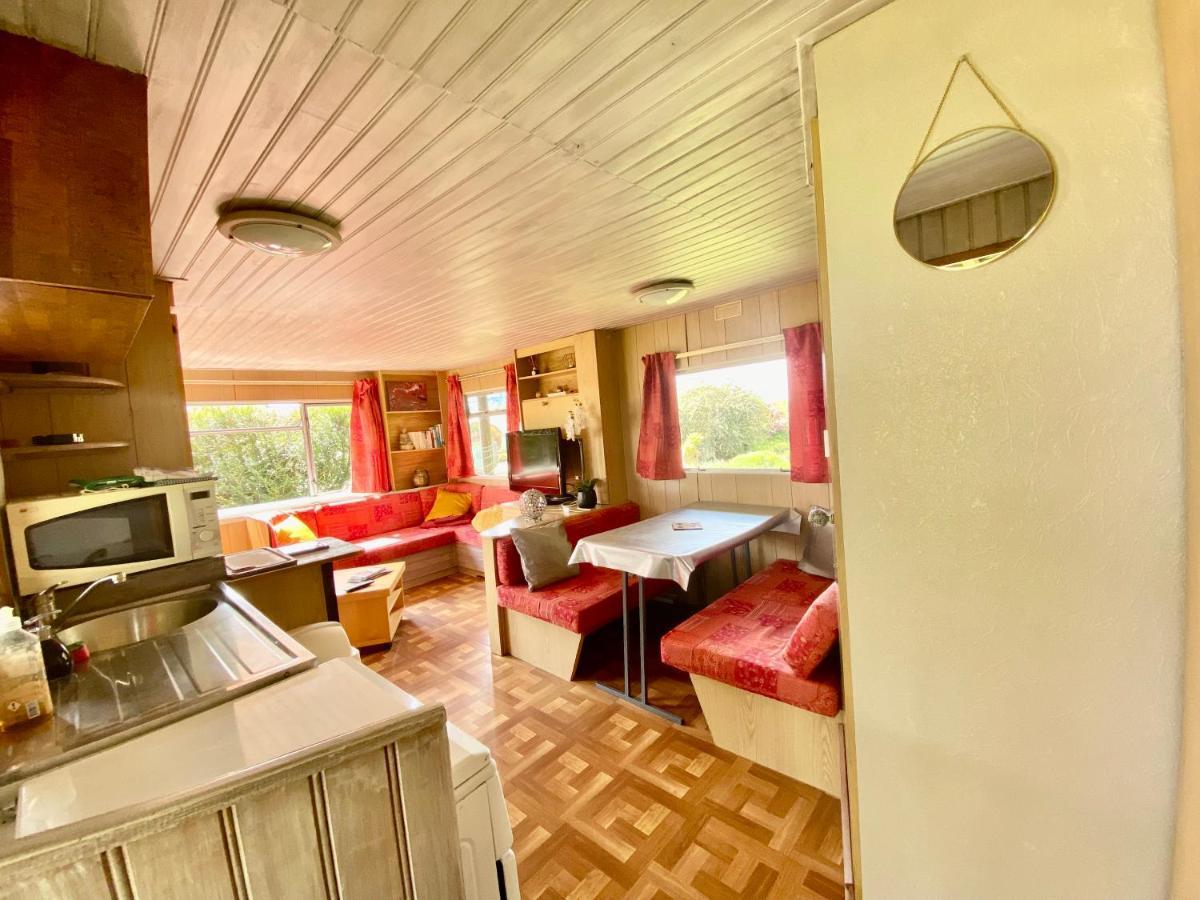 Mobilhome Sous Chalet En Bois A La Ferme Josnes Zewnętrze zdjęcie
