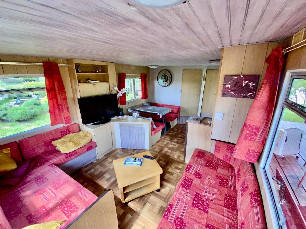 Mobilhome Sous Chalet En Bois A La Ferme Josnes Zewnętrze zdjęcie